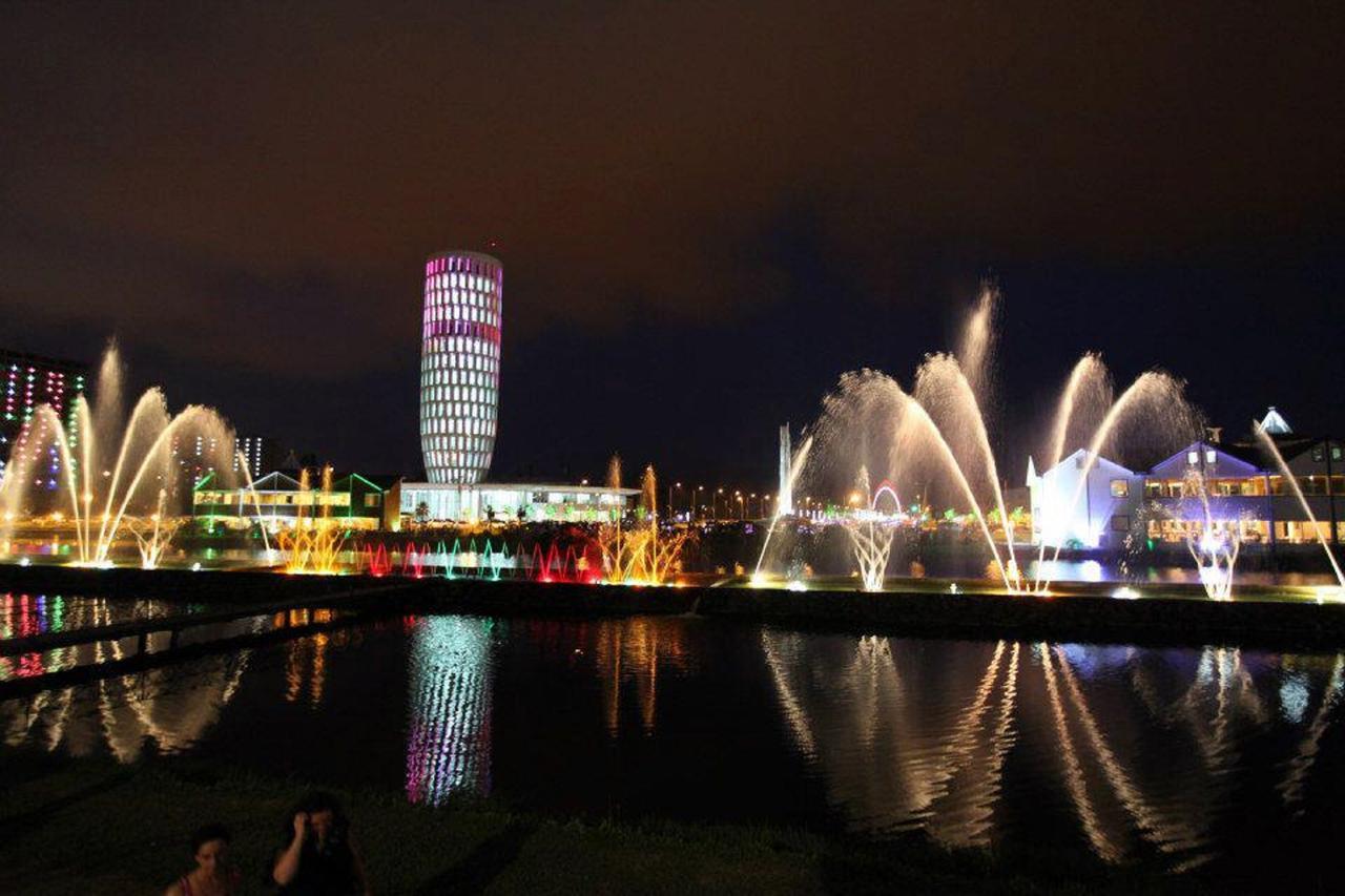 Viva Blue Batumi Aparthotel Exterior photo