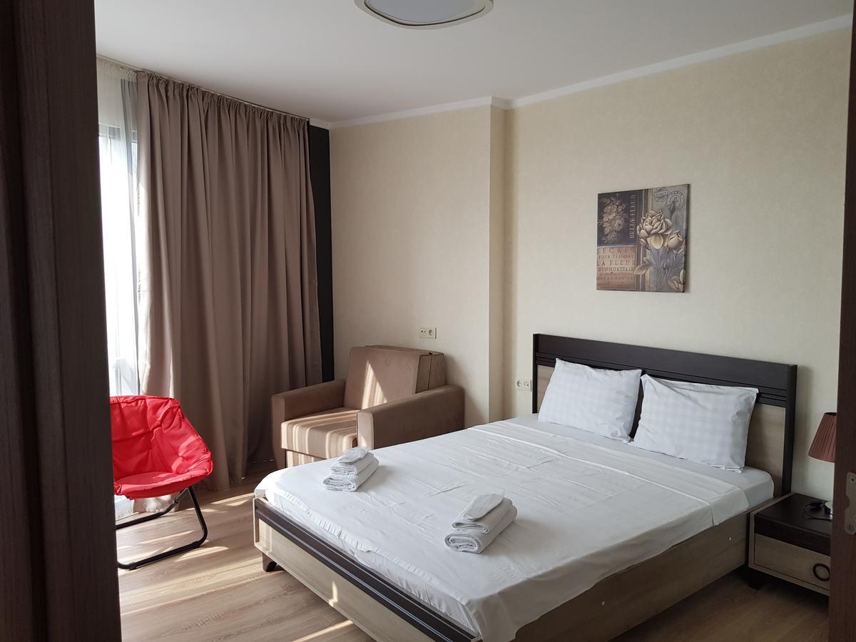 Viva Blue Batumi Aparthotel Exterior photo