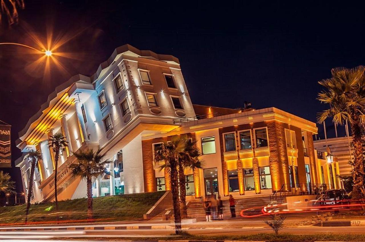 Viva Blue Batumi Aparthotel Exterior photo