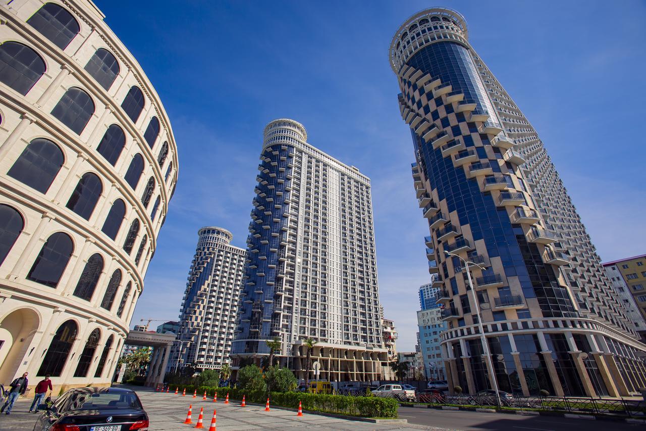 Viva Blue Batumi Aparthotel Exterior photo