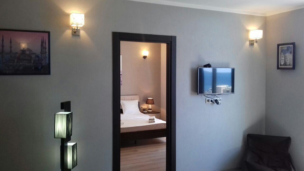 Viva Blue Batumi Aparthotel Exterior photo